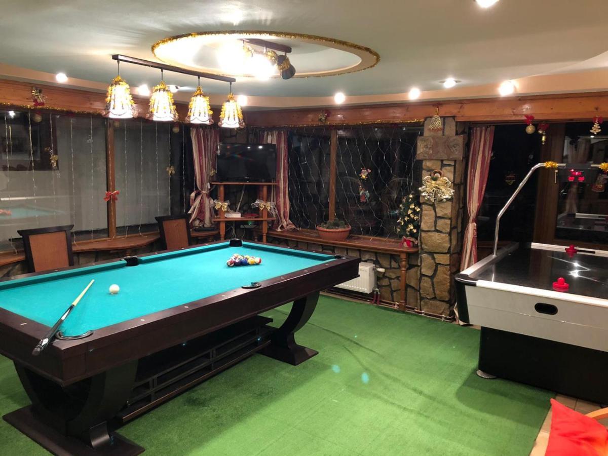Pensiunea Crocus - Sauna & Billiard Пояна-Брашов Екстер'єр фото